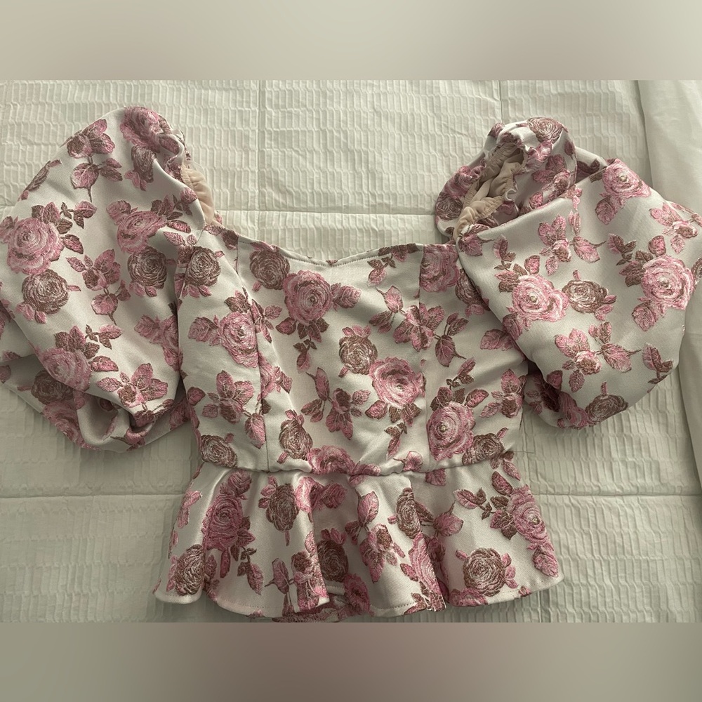 Cropped Pink Flowery Puff Sleeve Top